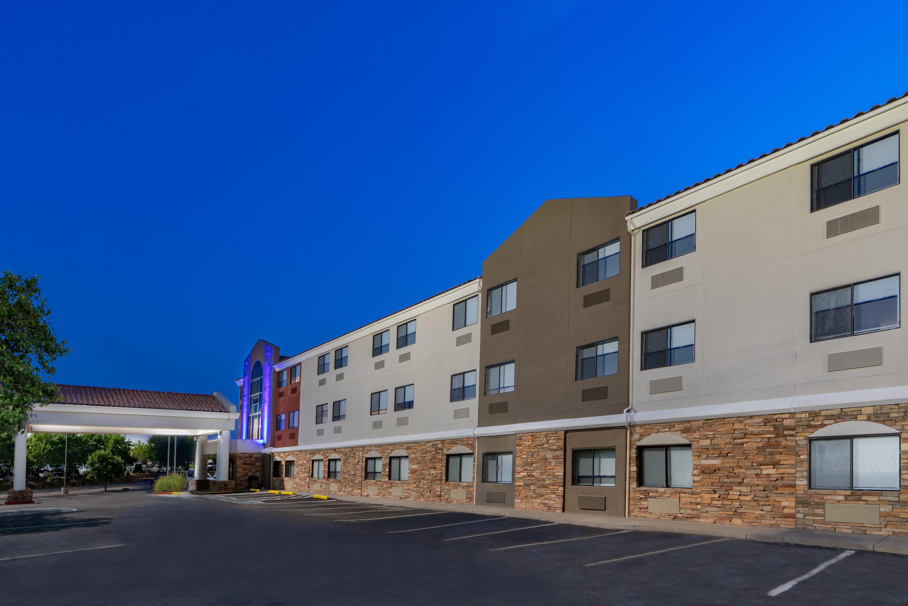 Holiday Inn Express Hotel & Suites Albuquerque - North Balloon Fiesta Park By Ihg Eksteriør billede