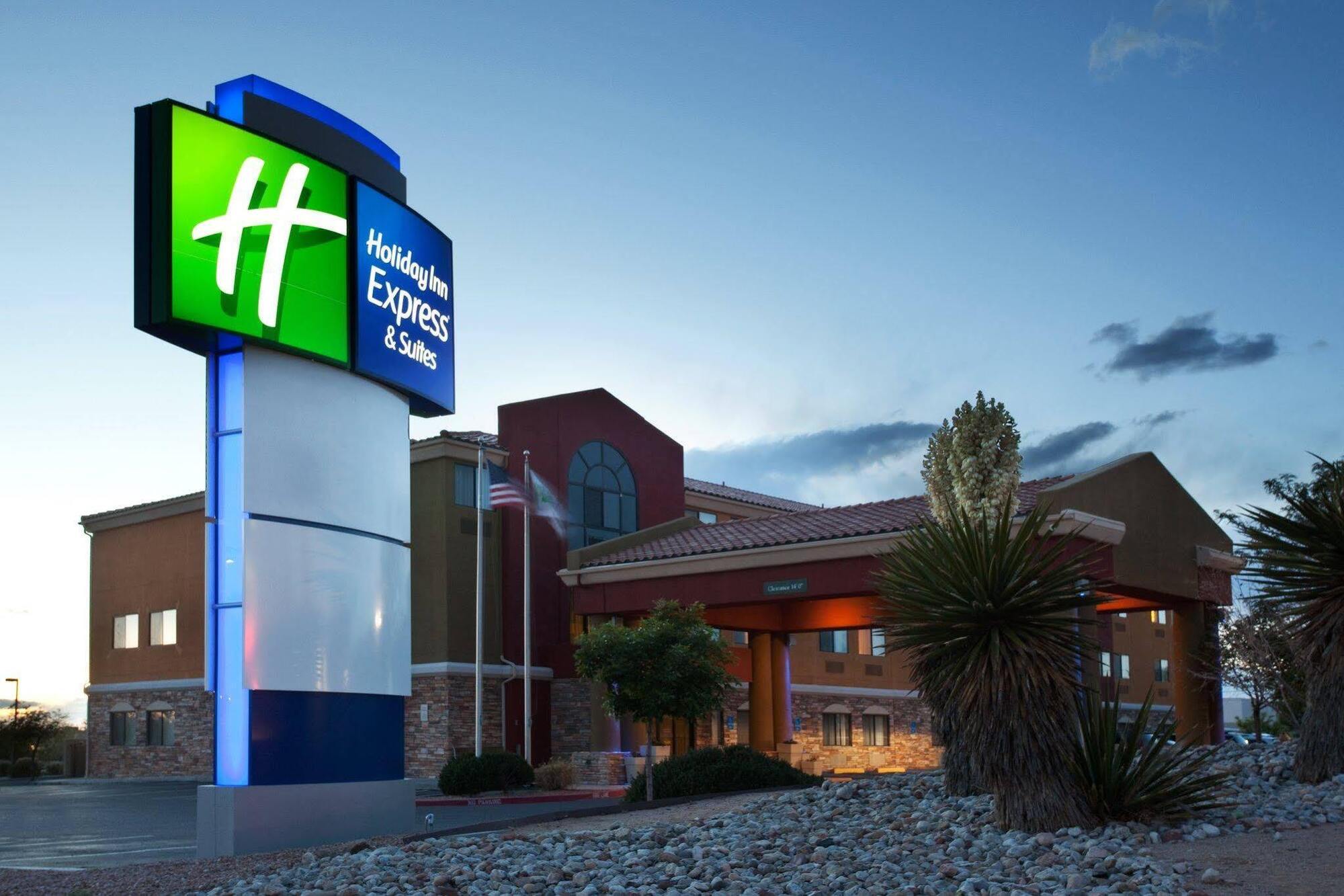 Holiday Inn Express Hotel & Suites Albuquerque - North Balloon Fiesta Park By Ihg Eksteriør billede